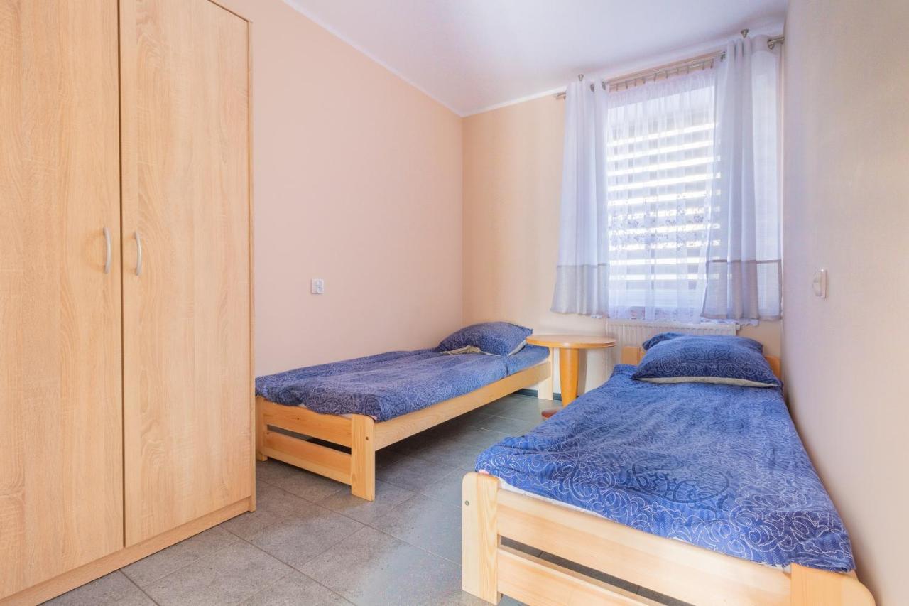 Ow Wilk - Pokoje I Domki Z Aneksami Kuchennymi, Parking, Plac Zabaw ウェバ エクステリア 写真