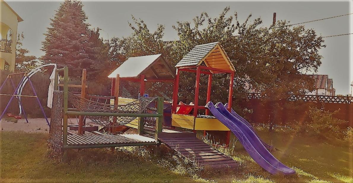Ow Wilk - Pokoje I Domki Z Aneksami Kuchennymi, Parking, Plac Zabaw ウェバ エクステリア 写真